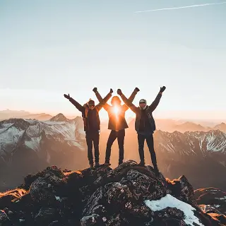 法律通过什么制定