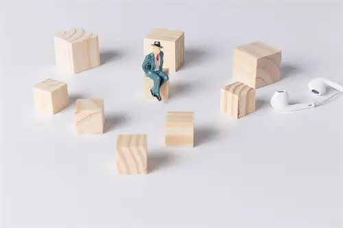 经济法律由什么构成的